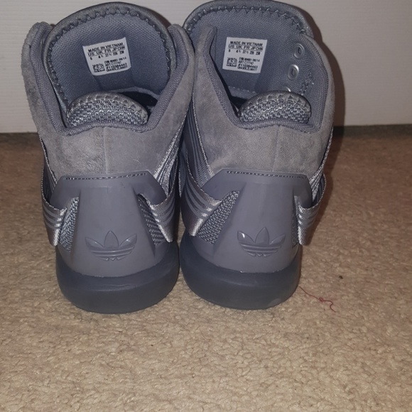 Size 5 Boys Adidas - Picture 3 of 5